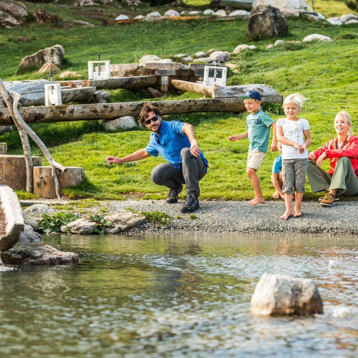 steinehuepfen-am-filzalmsee-in-brixen-im-thale