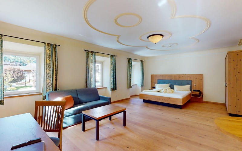 vitalhoteldaxer10272022_103359.jpg