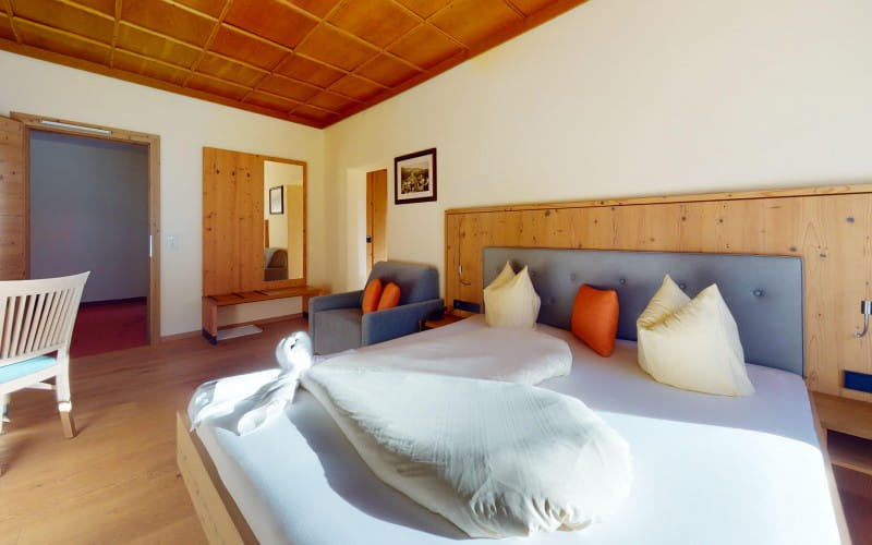 vitalhoteldaxerbedroom9.jpg